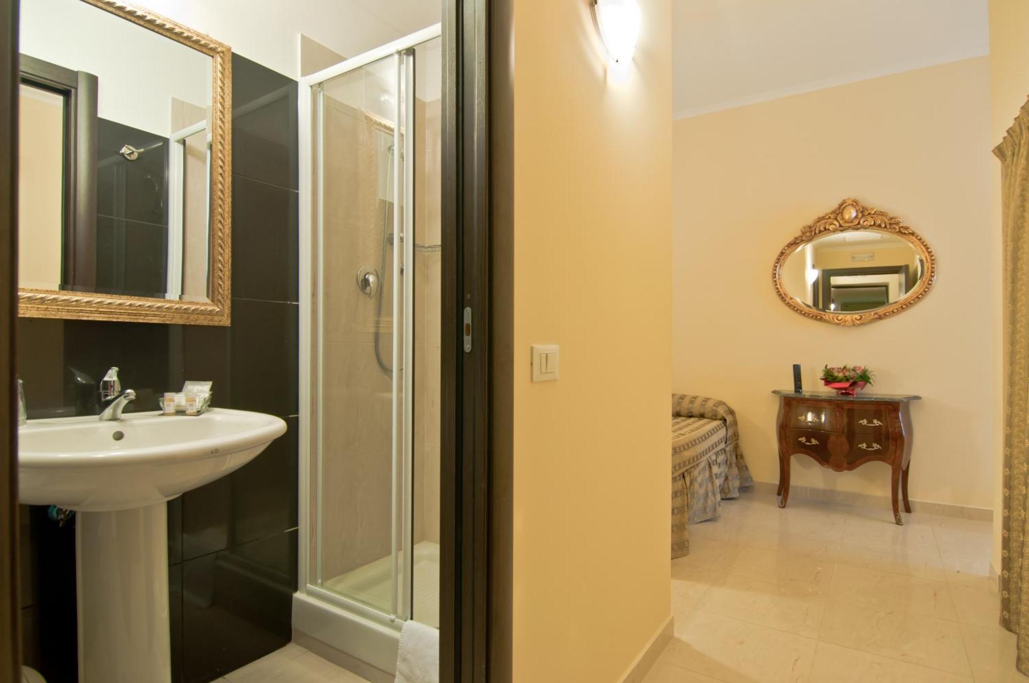 Hotel Regina Giovanna Ρώμη Δωμάτιο φωτογραφία